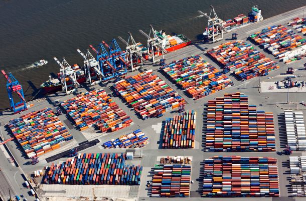 Vehicle explosion leads to major fire at the Port of Hamburg